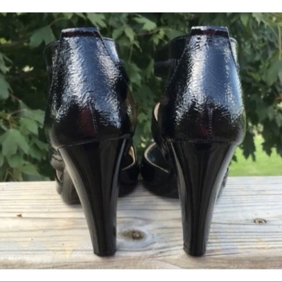 Michael Kors Sz 10 Black Patent Leather T Strap Heels Sandals Gold Zip Front - Picture 10 of 13